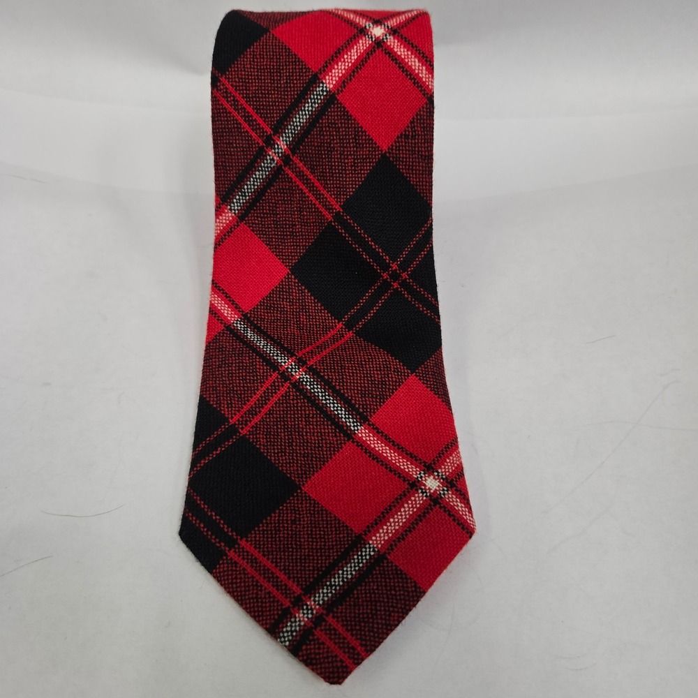 Ingles Buchan Scotland 100% Wool Tie Cunningham Tartan Plaid Red Black 54x3.25